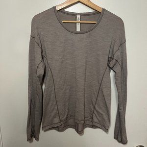 lululemon Training Long Sleeve w/ Thumbholes Size 6